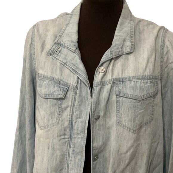 Chico's Light Blue Jean Jacket  Relaxed Fit Casual Cropped Length Size 1/Medium - Picture 3 of 8